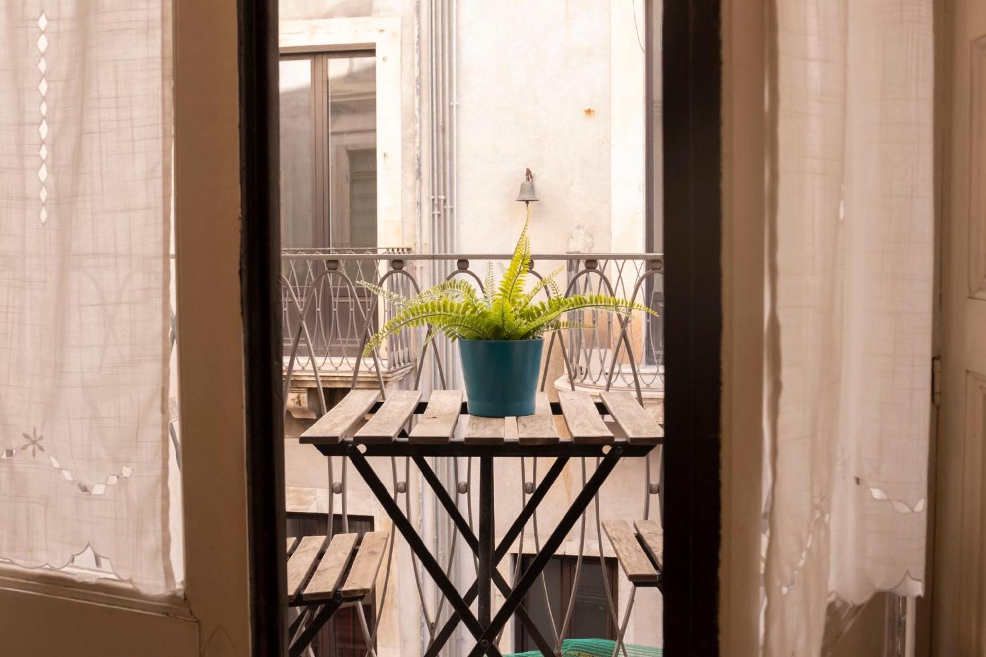 Civico 18 & Manzoni House Apartment Catania