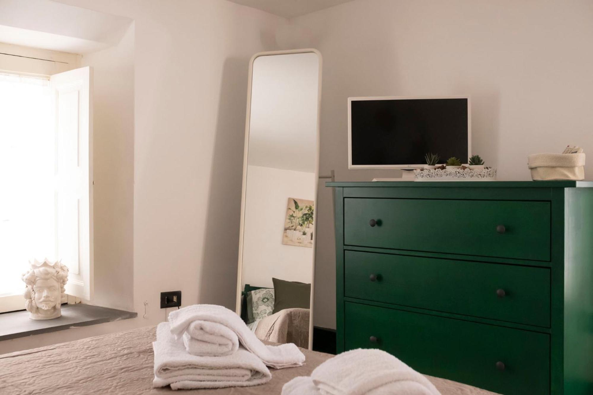 Apartment Civico 18 & Manzoni House