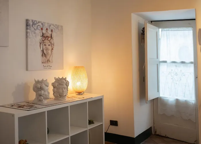 Civico 18 & Manzoni House